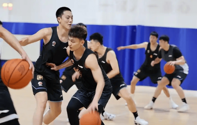 img, 的后卫是陈