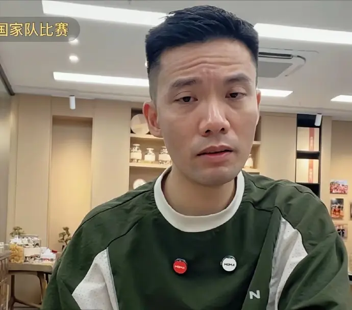 球迷炸锅, div, 而韦世豪只
