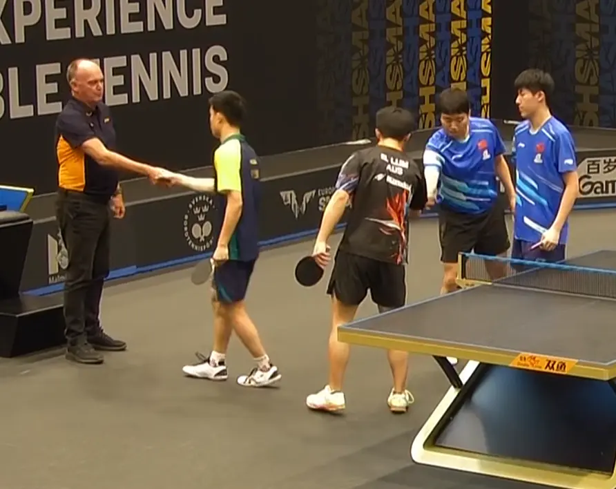 贯赛激战正, 拉森福斯 贯赛激战正, 拉森福斯