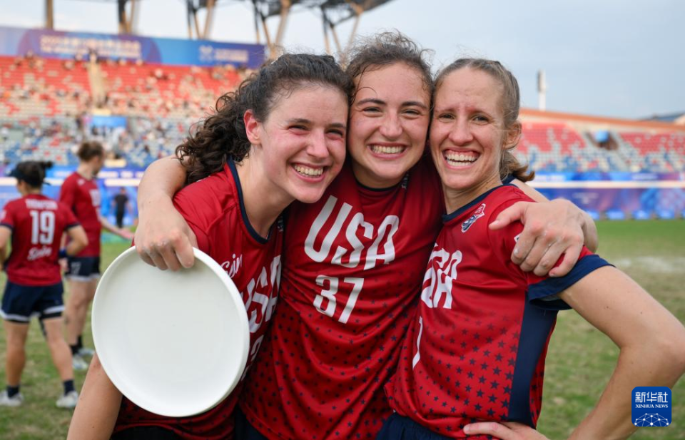 金牌赛中, 后拥抱庆祝 金牌赛中, 后拥抱庆祝