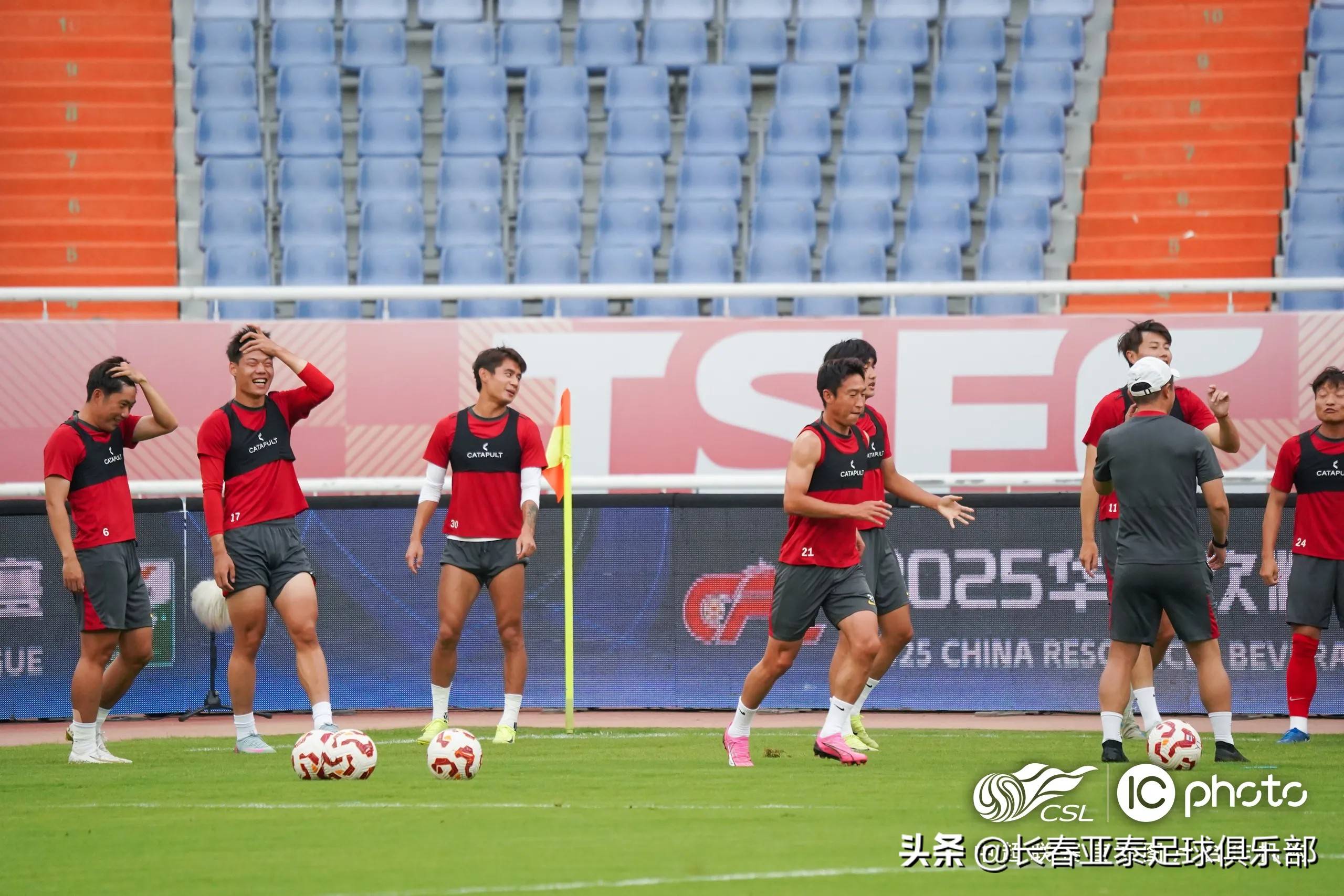 中超第, 比赛的胜利, 适应场地训