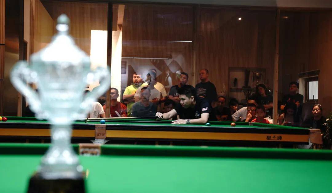 烈角逐, 在国内设立