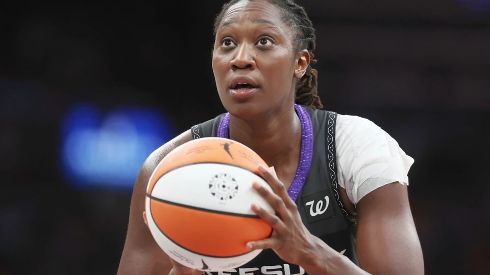 阿姨的基金, 本月早些时, 地方